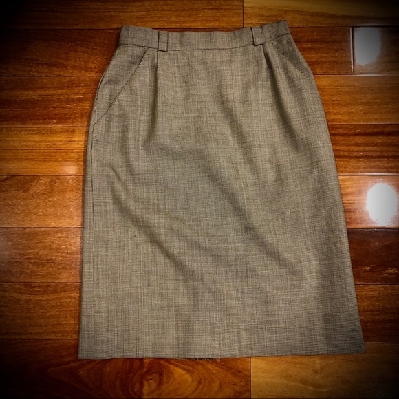 Vintage Escada Blazer & Skirt - mint condition - Picture 4 of 9